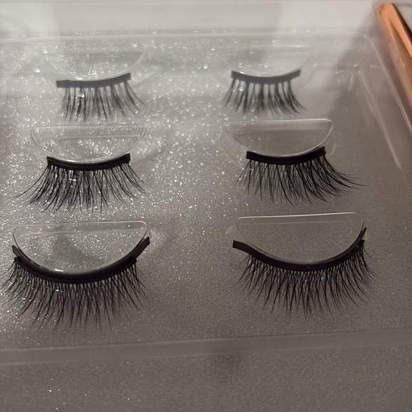 NEW Moxie Lash Natural Kit Magnetic Eyelash and Eyeliner Kit 3 Pairs Silk Lashes - Picture 4 of 4